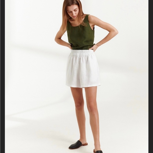 Love and Confuse Linen Shorts - Picture 2 of 2